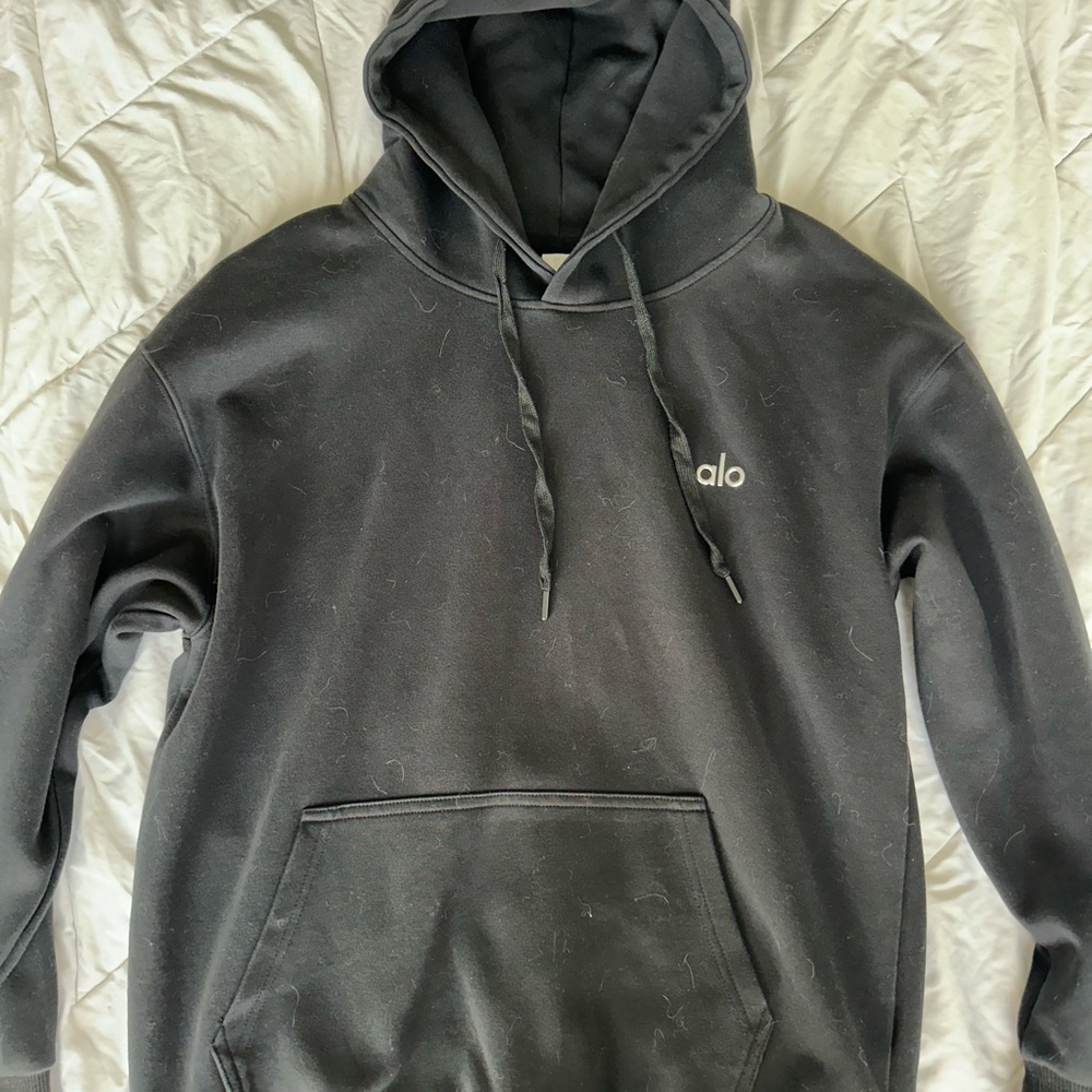 ALO Yoga Black Pullover Hoodie with Subtle Logo